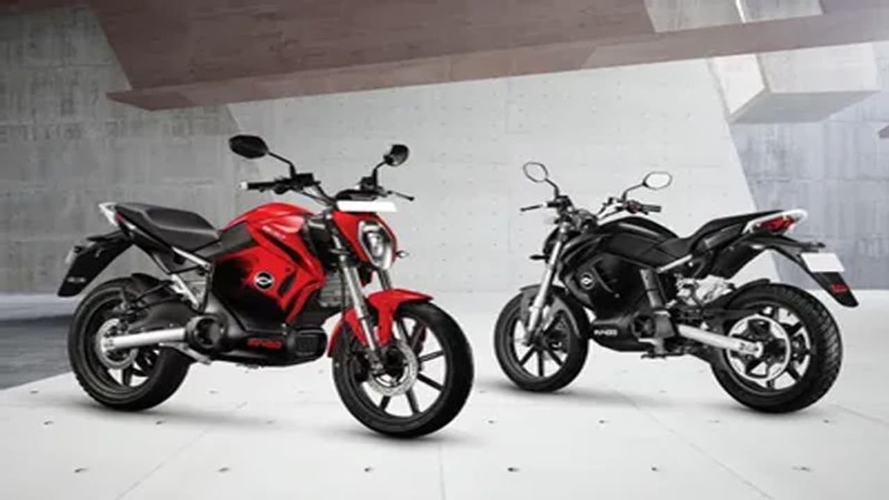 ഒറ്റയടിക്ക് കുറഞ്ഞത് 68000 രൂപ, ഇവിടെ ഈ ബൈക്കുകള് ഇനി പകുതി വിലയ്ക്ക് കിട്ടും! ഒറ്റയടിക്ക് കുറഞ്ഞത് 68000 രൂപ, ഇവിടെ ഈ ബൈക്കുകള് ഇനി പകുതി വിലയ്ക്ക് കിട്ടും!