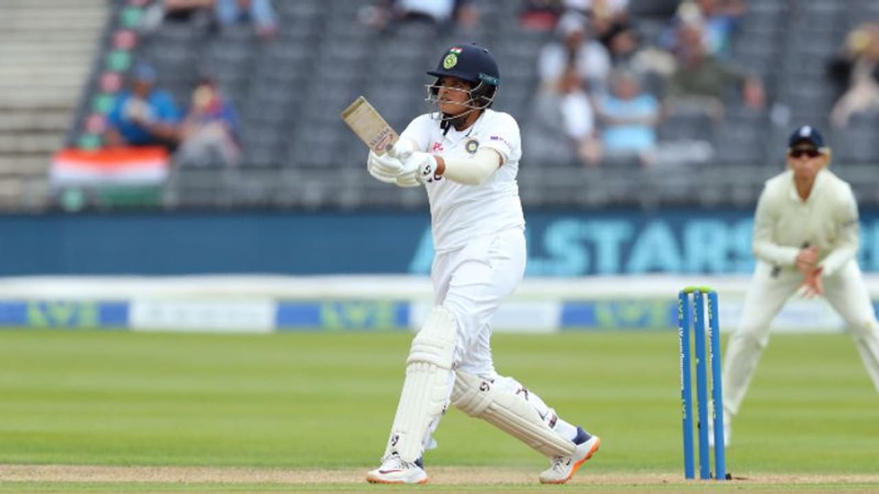 ടെസ്റ്റ് അരങ്ങേറ്റത്തിൽ കസറിയ ഷഫാലിക്ക് ലോക റെക്കോർഡ് ടെസ്റ്റ് അരങ്ങേറ്റത്തിൽ കസറിയ ഷഫാലിക്ക് ലോക റെക്കോർഡ്