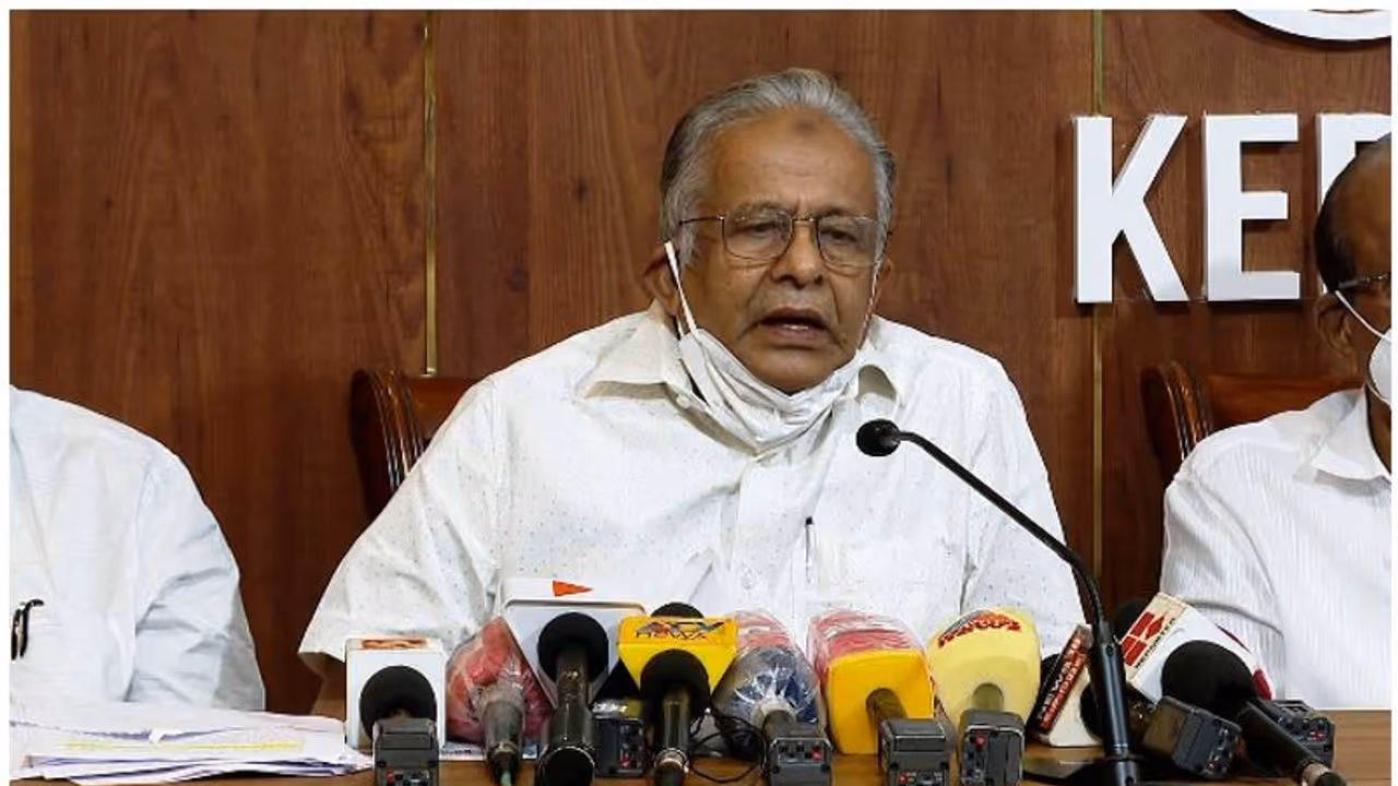 'മദ്യശാലകള് തുറന്നിട്ടും ആരാധനാലയങ്ങള് തുറക്കാത്തത് തെറ്റ്'; പ്രതിഷേധത്തിന് ലീഗ് 'മദ്യശാലകള് തുറന്നിട്ടും ആരാധനാലയങ്ങള് തുറക്കാത്തത് തെറ്റ്'; പ്രതിഷേധത്തിന് ലീഗ്