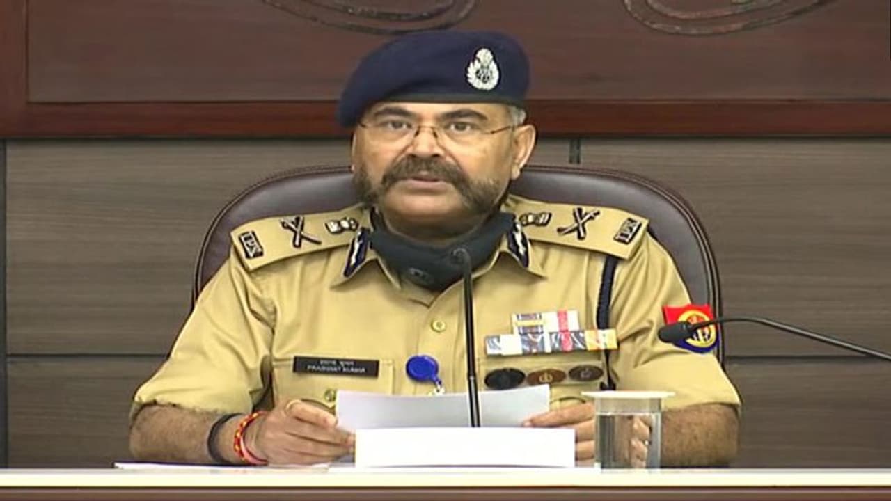 ATS का एक्शनः फेक रिफ्यूजी कार्ड बनाने वाले रोहिंग्या गिरोह का भंड़ाफोड़, यूपी में 4 रोहिंग्या अरेस्ट ATS का एक्शनः फेक रिफ्यूजी कार्ड बनाने वाले रोहिंग्या गिरोह का भंड़ाफोड़, यूपी में 4 रोहिंग्या अरेस्ट