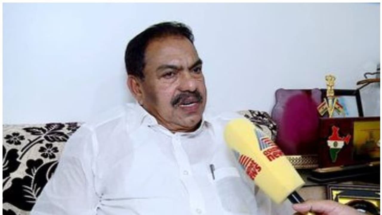 'കെ സുധാകരൻ പക്വത കാണിക്കണം'; തുറന്നടിച്ച് കോൺഗ്രസ് നേതാവ് മമ്പറം ദിവാകരൻ 'കെ സുധാകരൻ പക്വത കാണിക്കണം'; തുറന്നടിച്ച് കോൺഗ്രസ് നേതാവ് മമ്പറം ദിവാകരൻ