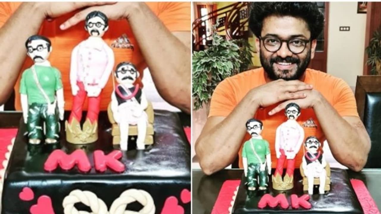 കേക്കിൽ 'സൈക്കിൾ ലൂയിസും മീശ മാധവനും'; സ്നേഹസമ്മാനത്തിന് സന്തോഷം പങ്കുവച്ച് മണിക്കുട്ടൻ കേക്കിൽ 'സൈക്കിൾ ലൂയിസും മീശ മാധവനും'; സ്നേഹസമ്മാനത്തിന് സന്തോഷം പങ്കുവച്ച് മണിക്കുട്ടൻ