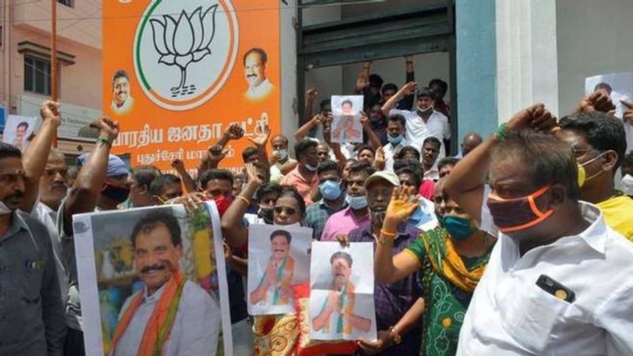 പു​തു​ച്ചേ​രി ബി​ജെ​പി​യി​ലെ തര്‍ക്കങ്ങൾ പരസ്യ പ്രതിഷേധത്തിലേക്ക്