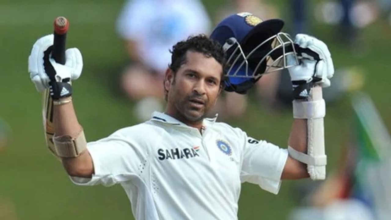 धोनी कोहली नहीं, 21वीं सदी के सबसे महान टेस्ट बल्लेबाज हैं सचिन तेंदुलकर, आज भी बरकरार है बादशाहत धोनी कोहली नहीं, 21वीं सदी के सबसे महान टेस्ट बल्लेबाज हैं सचिन तेंदुलकर, आज भी बरकरार है बादशाहत