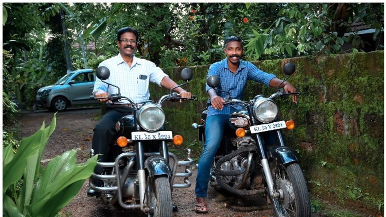 ഒരു നമ്പര്, രണ്ട് ബുള്ളറ്റുകള്; 'പൊലീസ് നമ്പര്' വണ്ടിക്കിട്ട് പൊലീസുകാരായ അച്ഛനും മകനും! ഒരു നമ്പര്, രണ്ട് ബുള്ളറ്റുകള്; 'പൊലീസ് നമ്പര്' വണ്ടിക്കിട്ട് പൊലീസുകാരായ അച്ഛനും മകനും!