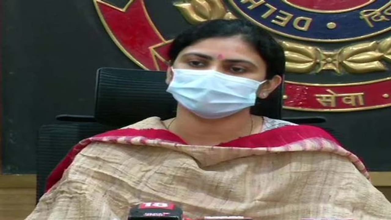 दिल्ली पुलिस की बड़ी कार्रवाईः एंफोटेरिसीन बी का ब्लैक मार्केटिंग गैंग पकड़ा गया, यूपी का एक डाॅक्टर भी अरेस्ट दिल्ली पुलिस की बड़ी कार्रवाईः एंफोटेरिसीन बी का ब्लैक मार्केटिंग गैंग पकड़ा गया, यूपी का एक डाॅक्टर भी अरेस्ट