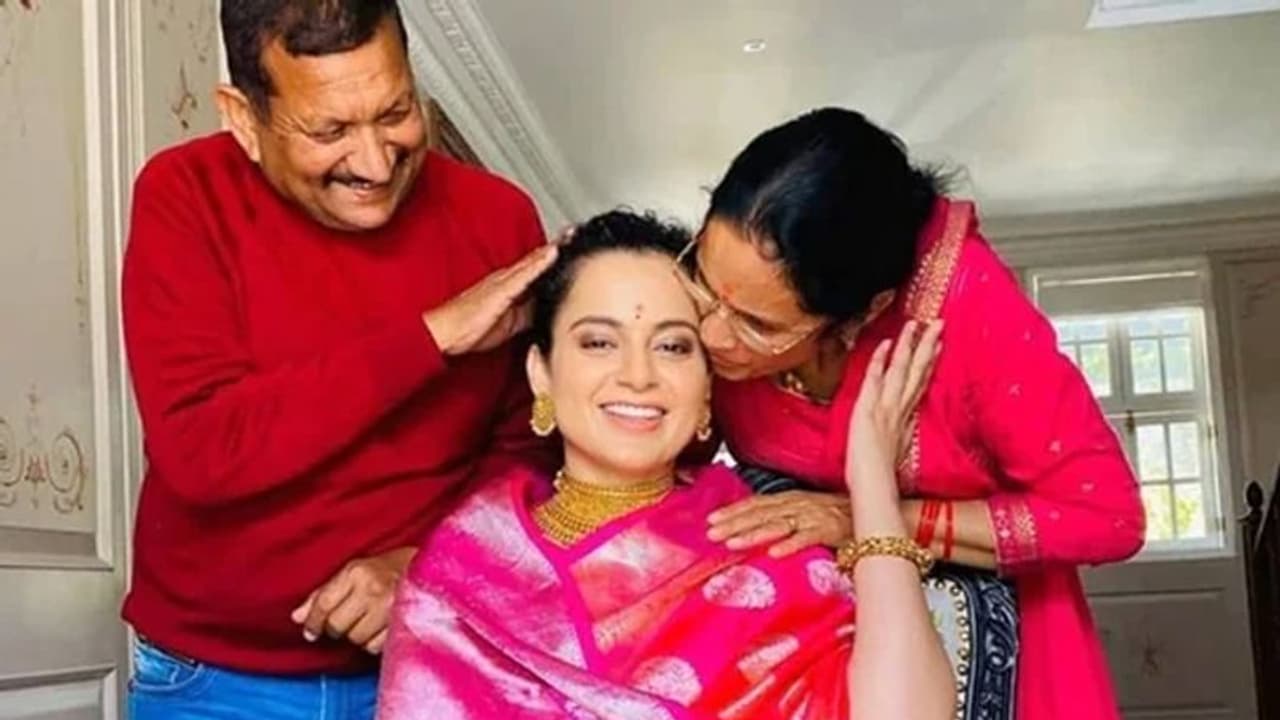 योग की मदद से कंगना को नहीं करवानी पड़ी मां की ओपन हार्ट सर्जरी, खुद शेयर किया एक्सपीरियंस योग की मदद से कंगना को नहीं करवानी पड़ी मां की ओपन हार्ट सर्जरी, खुद शेयर किया एक्सपीरियंस