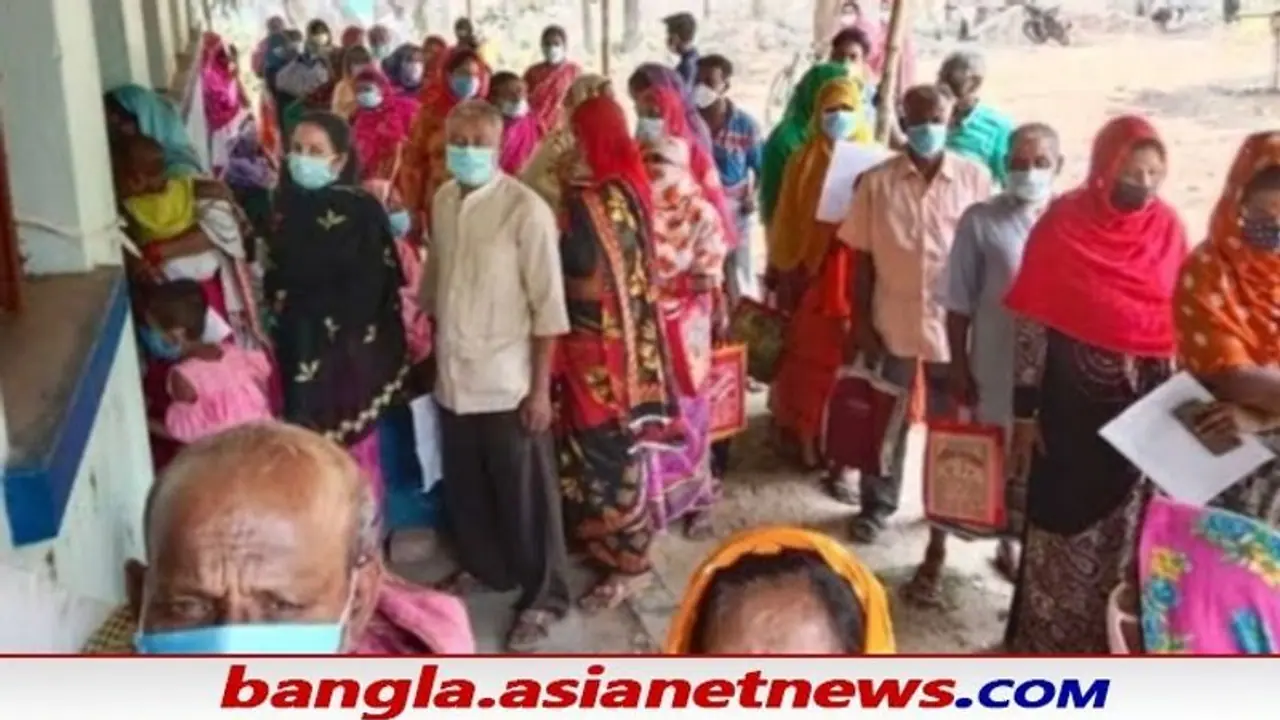 করোনা টিকা ডেকে আনবে সন্তানহীনতা, আশঙ্কায় ত্রস্ত স্থানীয়দের পাশে প্রশাসন করোনা টিকা ডেকে আনবে সন্তানহীনতা, আশঙ্কায় ত্রস্ত স্থানীয়দের পাশে প্রশাসন