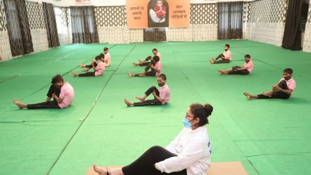 अंतरराष्ट्रीय योग दिवस पर कोविड 19 से ठीक हुए मरीजों के लिए योग अभियान! अंतरराष्ट्रीय योग दिवस पर कोविड 19 से ठीक हुए मरीजों के लिए योग अभियान!