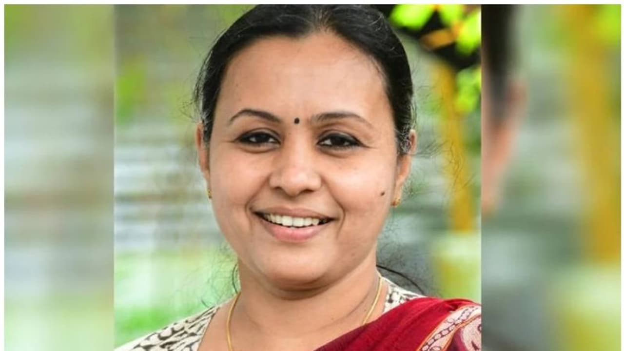 മുൻ സഹപ്രവർത്തകയെ പിആർഒ ആക്കാനുള്ള വീണാ ജോർജിന്‍റെ ശ്രമം തടഞ്ഞ് പാർട്ടി