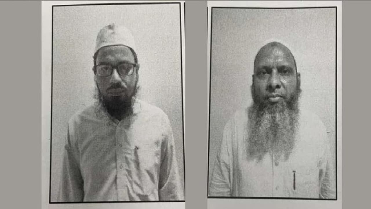 UP में धर्मांतरण के रैकेट का खुलासा: 2 मौलाना गिरफ्तार, जिन पर 1 हजार हिंदुओं को मुस्लिम बनाने के आरोप UP में धर्मांतरण के रैकेट का खुलासा: 2 मौलाना गिरफ्तार, जिन पर 1 हजार हिंदुओं को मुस्लिम बनाने के आरोप