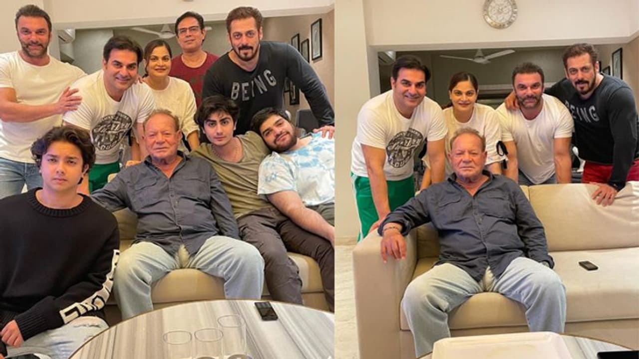 नाती पोतों और बेटी बेटों के साथ एक फ्रेम में नजर आए सलीम खान, सलमान के पापा की 1 चीज ने खींचा ध्यान नाती पोतों और बेटी बेटों के साथ एक फ्रेम में नजर आए सलीम खान, सलमान के पापा की 1 चीज ने खींचा ध्यान