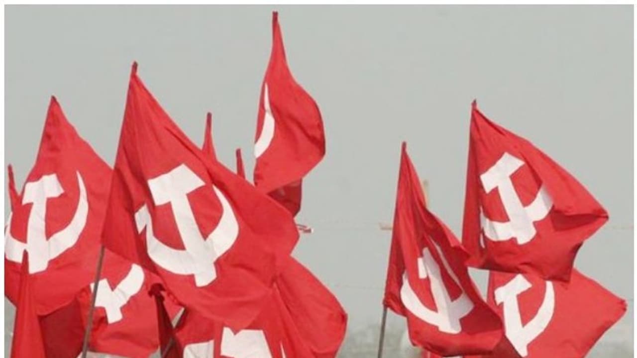 കൊവിഡ് ബാധിച്ച് മരിച്ചവരുടെ ബന്ധുക്കൾക്ക് കേന്ദ്രസർക്കാർ ധനസഹായം നല്കണം; സിപിഎം പൊളിറ്റ് ബ്യൂറോ കൊവിഡ് ബാധിച്ച് മരിച്ചവരുടെ ബന്ധുക്കൾക്ക് കേന്ദ്രസർക്കാർ ധനസഹായം നല്കണം; സിപിഎം പൊളിറ്റ് ബ്യൂറോ