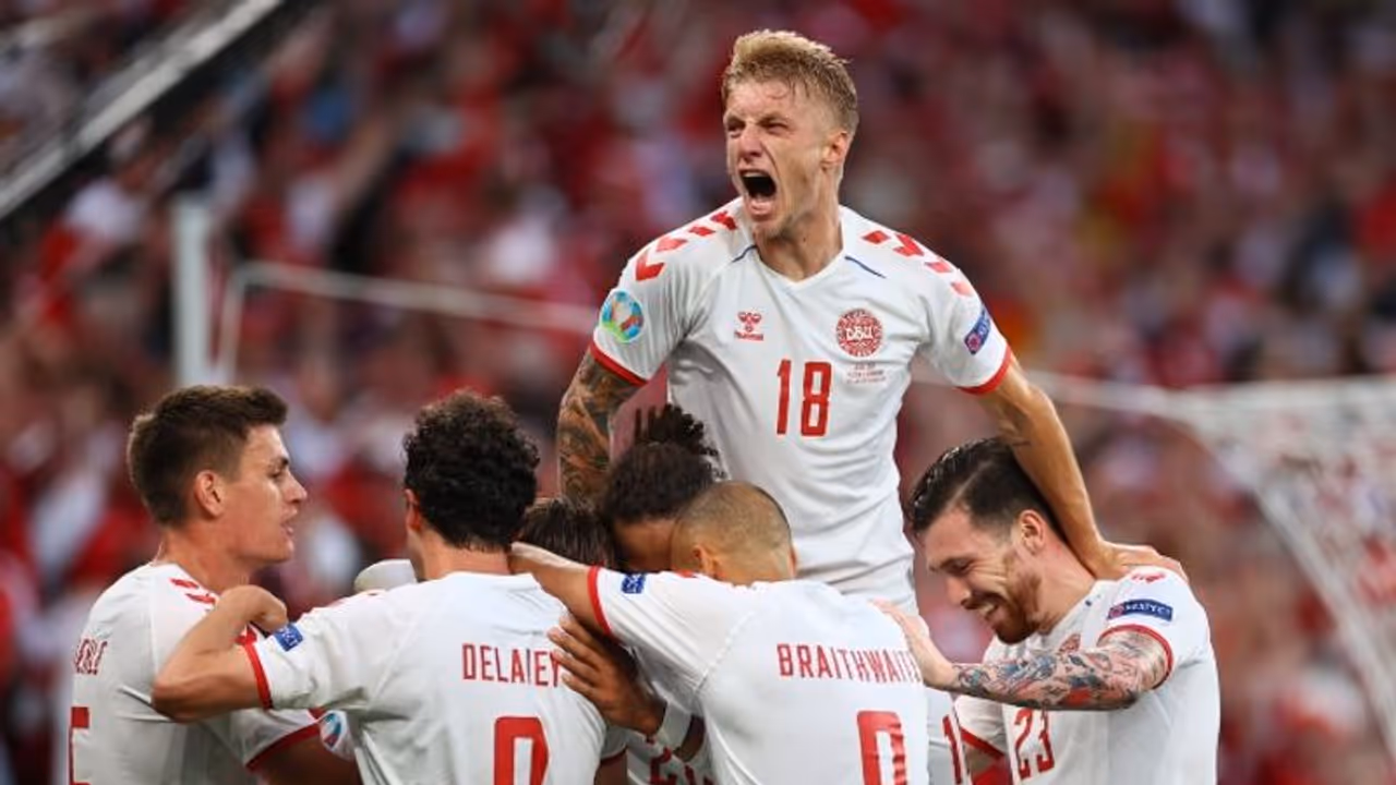 ഡെന്മാര്ക്ക് അത്ഭുത കുതിപ്പ് തുടരുന്നു; ചെക്ക് റിപ്പബ്ലിക്കിനെ മറികടന്ന് യൂറോ സെമിയില് ഡെന്മാര്ക്ക് അത്ഭുത കുതിപ്പ് തുടരുന്നു; ചെക്ക് റിപ്പബ്ലിക്കിനെ മറികടന്ന് യൂറോ സെമിയില്