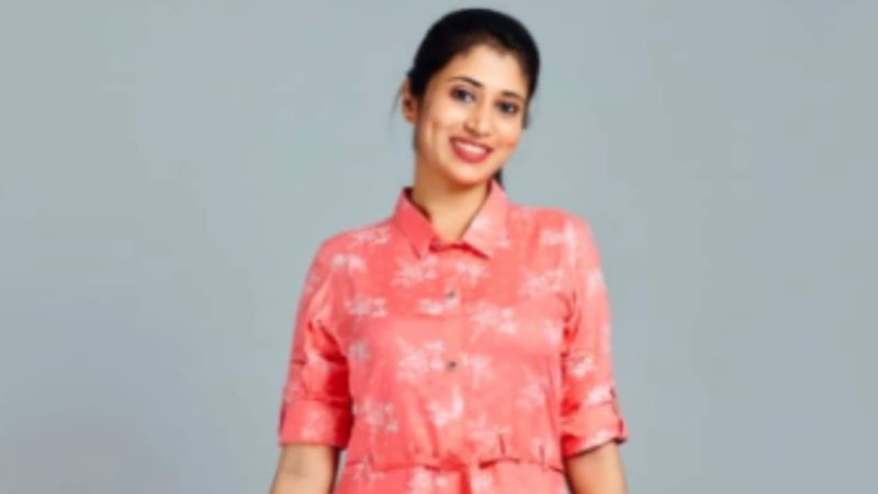 'ആണും പെണ്ണും എല്ലാവരും മനുഷ്യര്‍ മാത്രമാണ്', സ്‍ത്രീധനം മാത്രമല്ല പ്രശ്‍നമെന്നും നടി നേഹ റോസ്