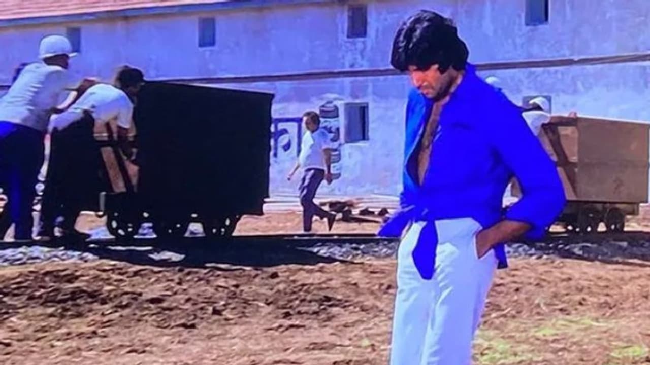 'ദീവാറിനായി ധരിച്ച ഷര്‍ട്ട് ഫാഷനല്ല', വെളിപ്പെടുത്തി അമിതാഭ് ബച്ചൻ