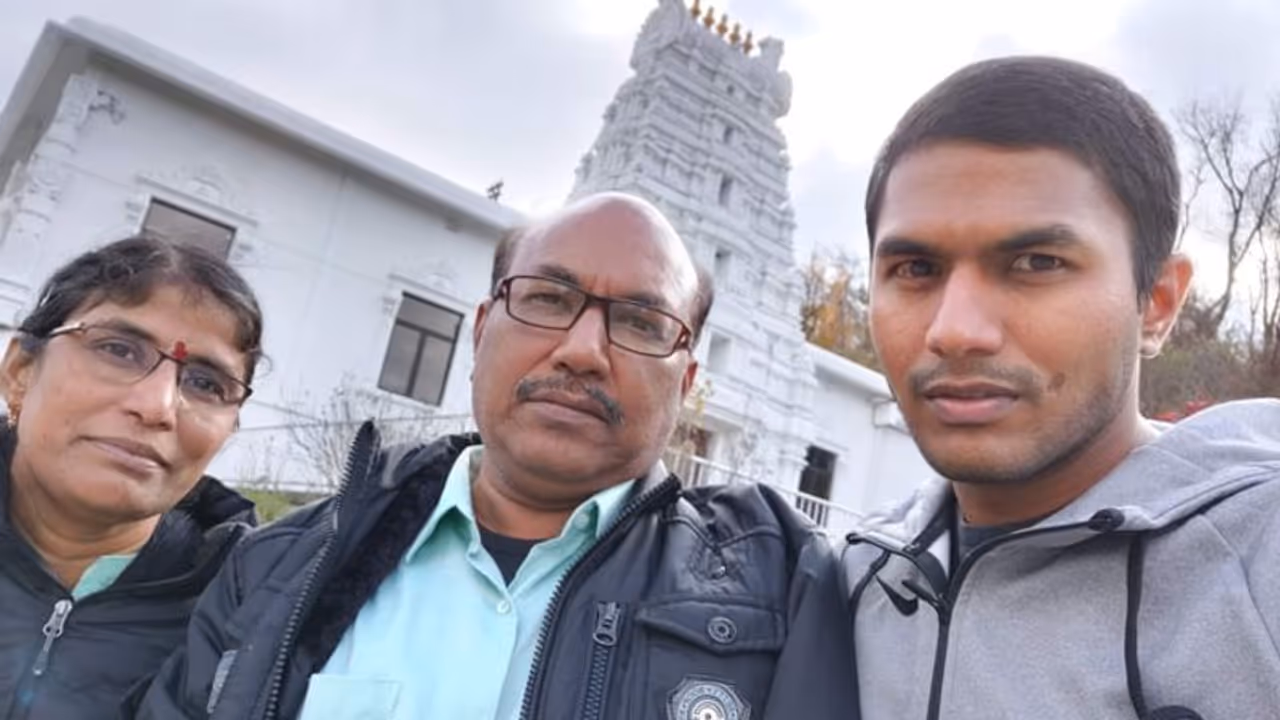 అమెరికా: ఈతకు వెళ్లి హైదరాబాద్ యువకుడు గల్లంతు.. రెండు రోజుల తర్వాత మృతదేహం లభ్యం అమెరికా: ఈతకు వెళ్లి హైదరాబాద్ యువకుడు గల్లంతు.. రెండు రోజుల తర్వాత మృతదేహం లభ్యం