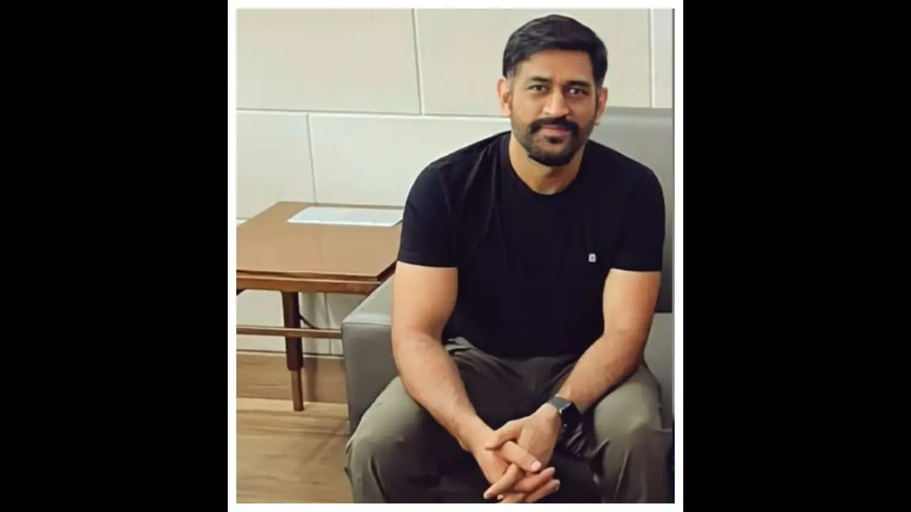 MS Dhoni's Twitter account becomes unverified, loses blue tick