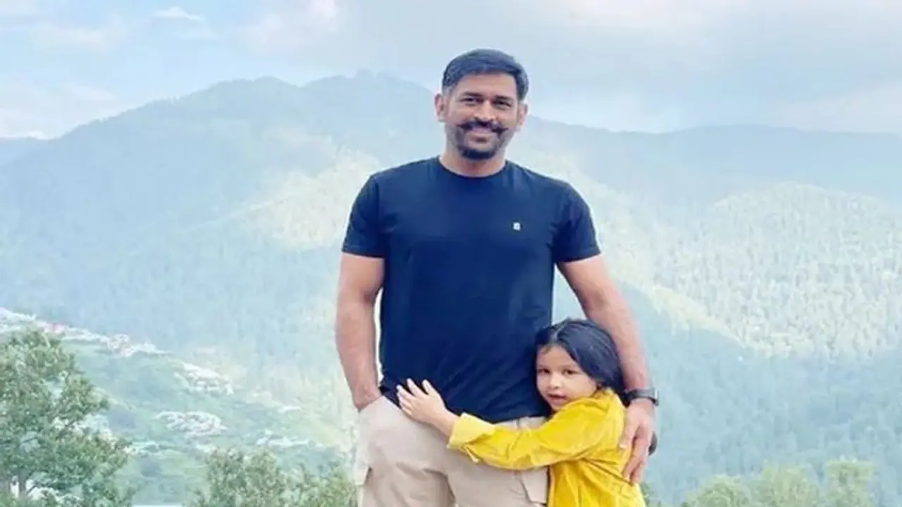 IPL 2021: MS Dhoni has her daughter Ziva tailgating him during CSK's dinner time in UAE (Watch video)