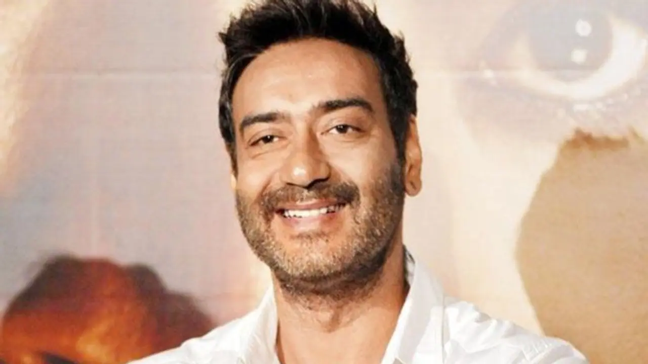 अजय देवगन ने इस मामले में सलमान खान और अमिताभ बच्चन को छोड़ा पीछे, बने देश के No. 1 Star अजय देवगन ने इस मामले में सलमान खान और अमिताभ बच्चन को छोड़ा पीछे, बने देश के No. 1 Star