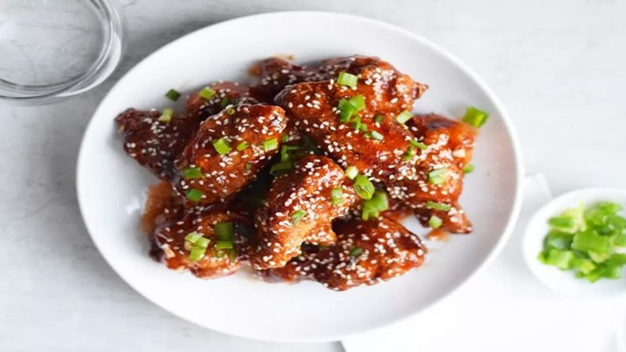 Special Snacks Recipe আড্ডার আসরে বাড়িতে তৈরি স্টাটারের স্বাদ, এবার বানিয়ে ফেলুন চিকেন মাঞ্চুরিয়ান