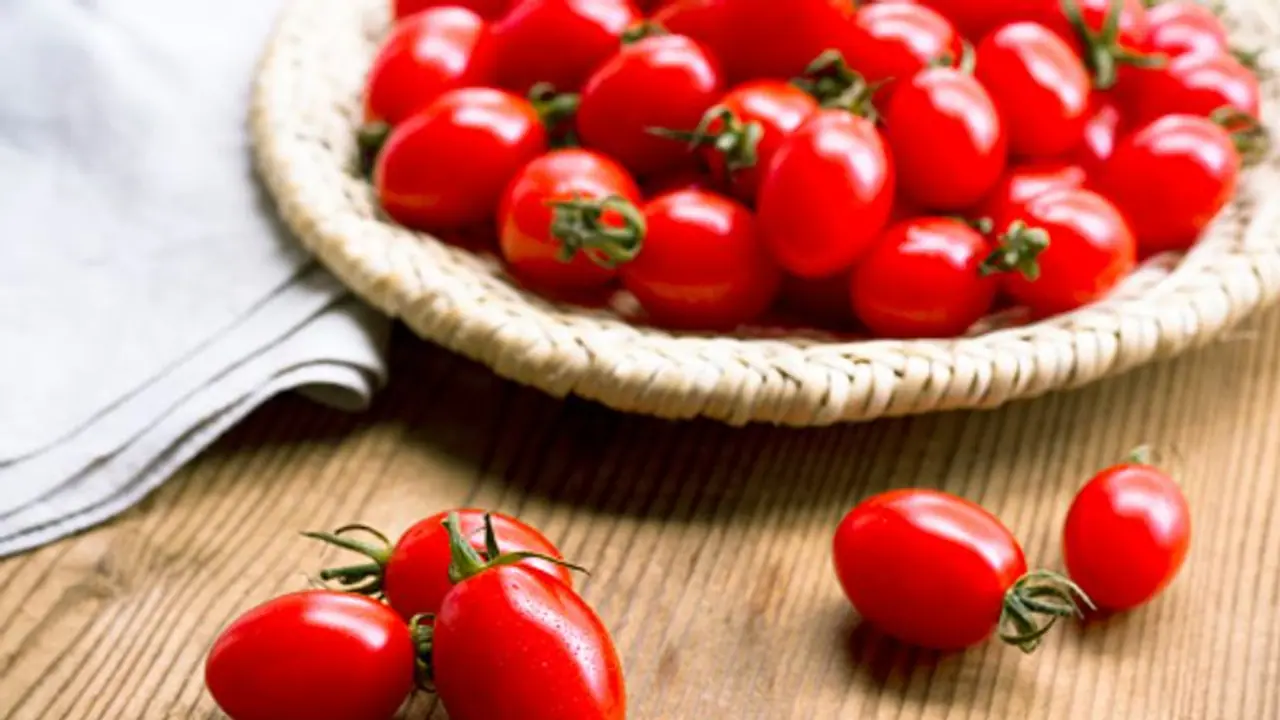 Tomatoes : തക്കാളി സൂപ്പറാ... അധികം വേണ്ട; കാരണം ഇതാണ്