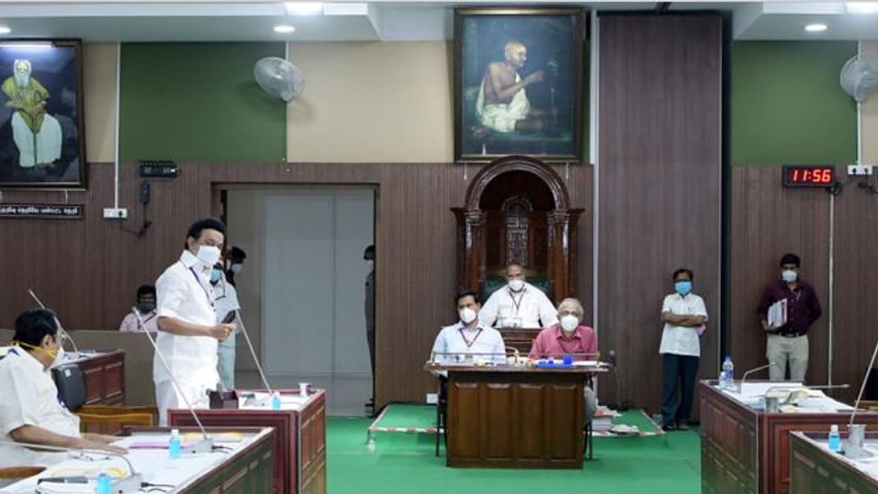 அரசு ஊழியர்களை அசரடிக்கும் 14 புதிய அறிவிப்புகள்.. முதலமைச்சர் மு.க.ஸ்டாலின் அதிரடி..! அரசு ஊழியர்களை அசரடிக்கும் 14 புதிய அறிவிப்புகள்.. முதலமைச்சர் மு.க.ஸ்டாலின் அதிரடி..!