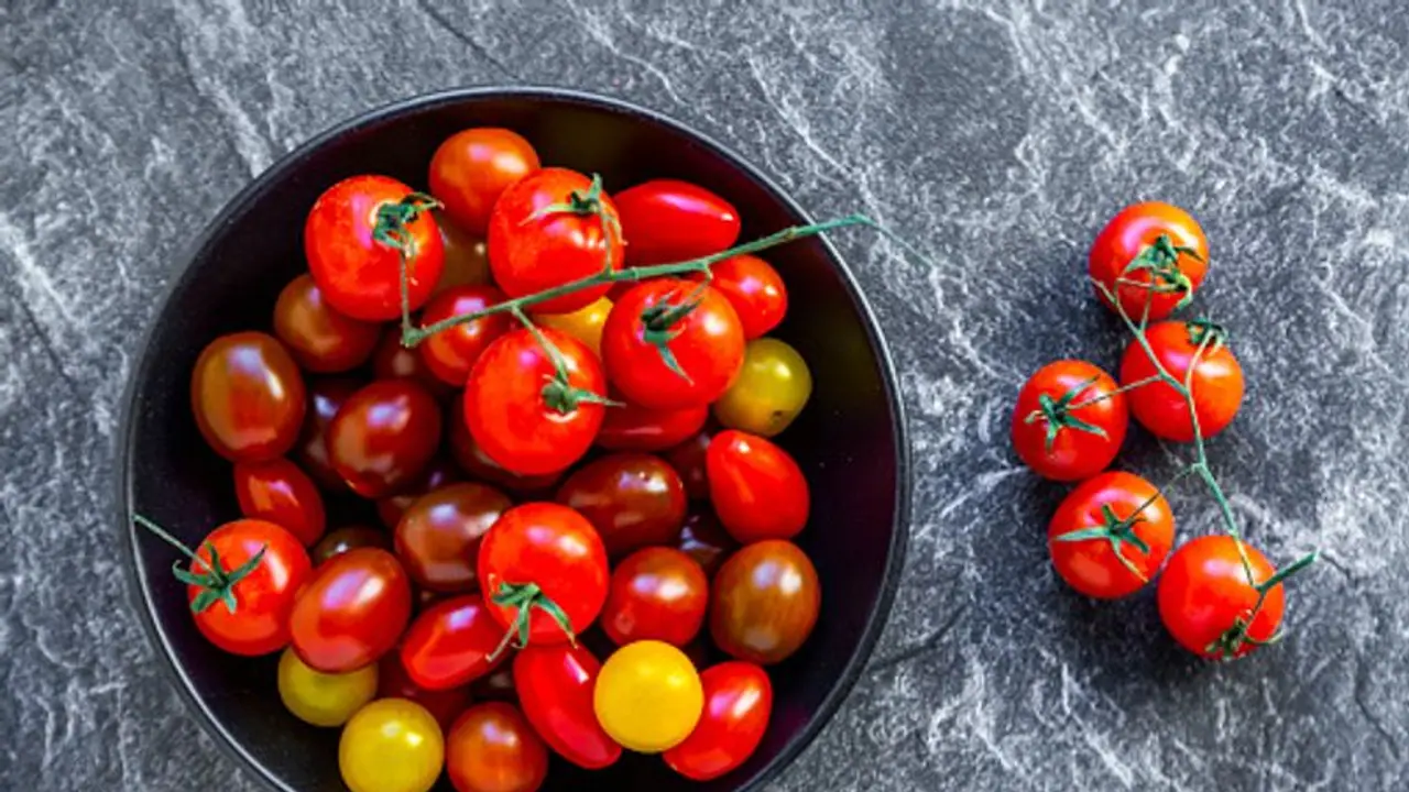 After petrol, tomato price touches new high; Rs 80/kg in most cities, expected to touch Rs 120/kg After petrol, tomato price touches new high; Rs 80/kg in most cities, expected to touch Rs 120/kg