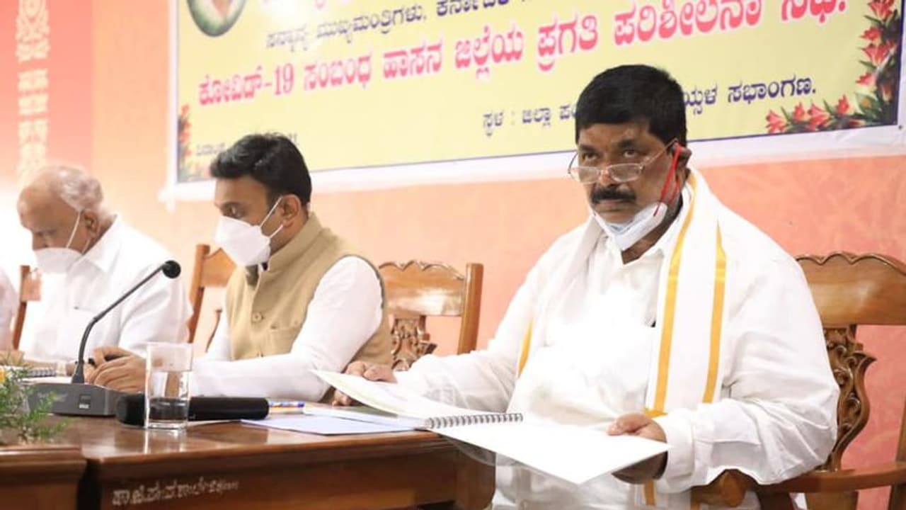 ಪ್ರತಿ ಜಿಲ್ಲೆಯಿಂದ 5 ಲಕ್ಷ ಹಣ ಆಡಿಯೋ ವೈರಲ್: ಅಬಕಾರಿ ಸಚಿವರ ವಿರುದ್ಧ ACBಗೆ ದೂರು ಪ್ರತಿ ಜಿಲ್ಲೆಯಿಂದ 5 ಲಕ್ಷ ಹಣ ಆಡಿಯೋ ವೈರಲ್: ಅಬಕಾರಿ ಸಚಿವರ ವಿರುದ್ಧ ACBಗೆ ದೂರು