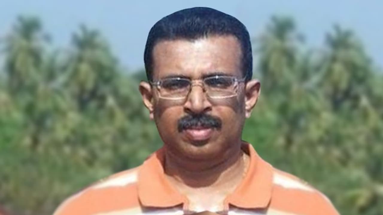 മുതിർന്ന മാധ്യമപ്രവർത്തകൻ അനിൽ രാധാകൃഷ്ണൻ അന്തരിച്ചു മുതിർന്ന മാധ്യമപ്രവർത്തകൻ അനിൽ രാധാകൃഷ്ണൻ അന്തരിച്ചു