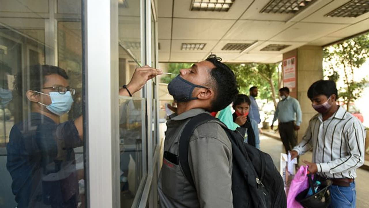 পুজোর আগেই উদ্বেগ বাড়িয়ে ডেল্টা প্লাসের খোঁজ মিলল বাংলায়, আক্রান্ত ২ পুজোর আগেই উদ্বেগ বাড়িয়ে ডেল্টা প্লাসের খোঁজ মিলল বাংলায়, আক্রান্ত ২