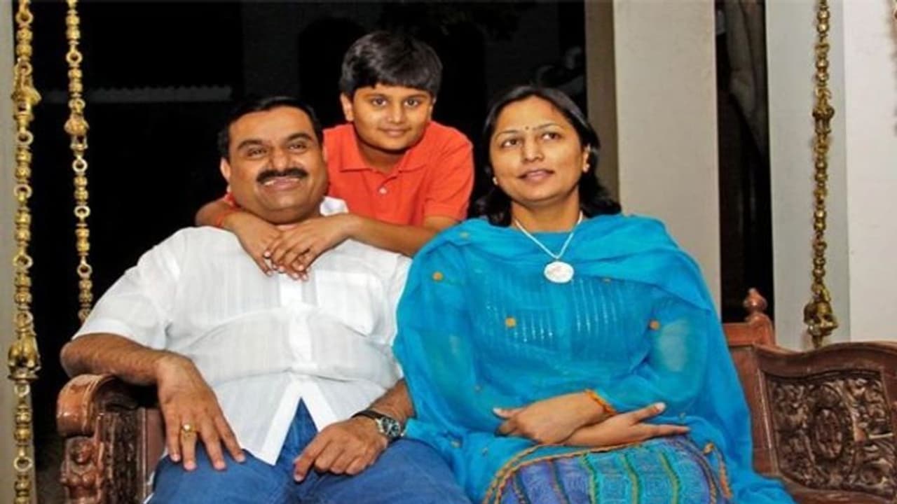 स्कूल से हुए थे ड्रॉपआउट, 100 घंटे में की थी 6000 करोड़ की डील, जानिए गौतम अडानी के 10 इंट्रस्टिंग फैक्ट स्कूल से हुए थे ड्रॉपआउट, 100 घंटे में की थी 6000 करोड़ की डील, जानिए गौतम अडानी के 10 इंट्रस्टिंग फैक्ट