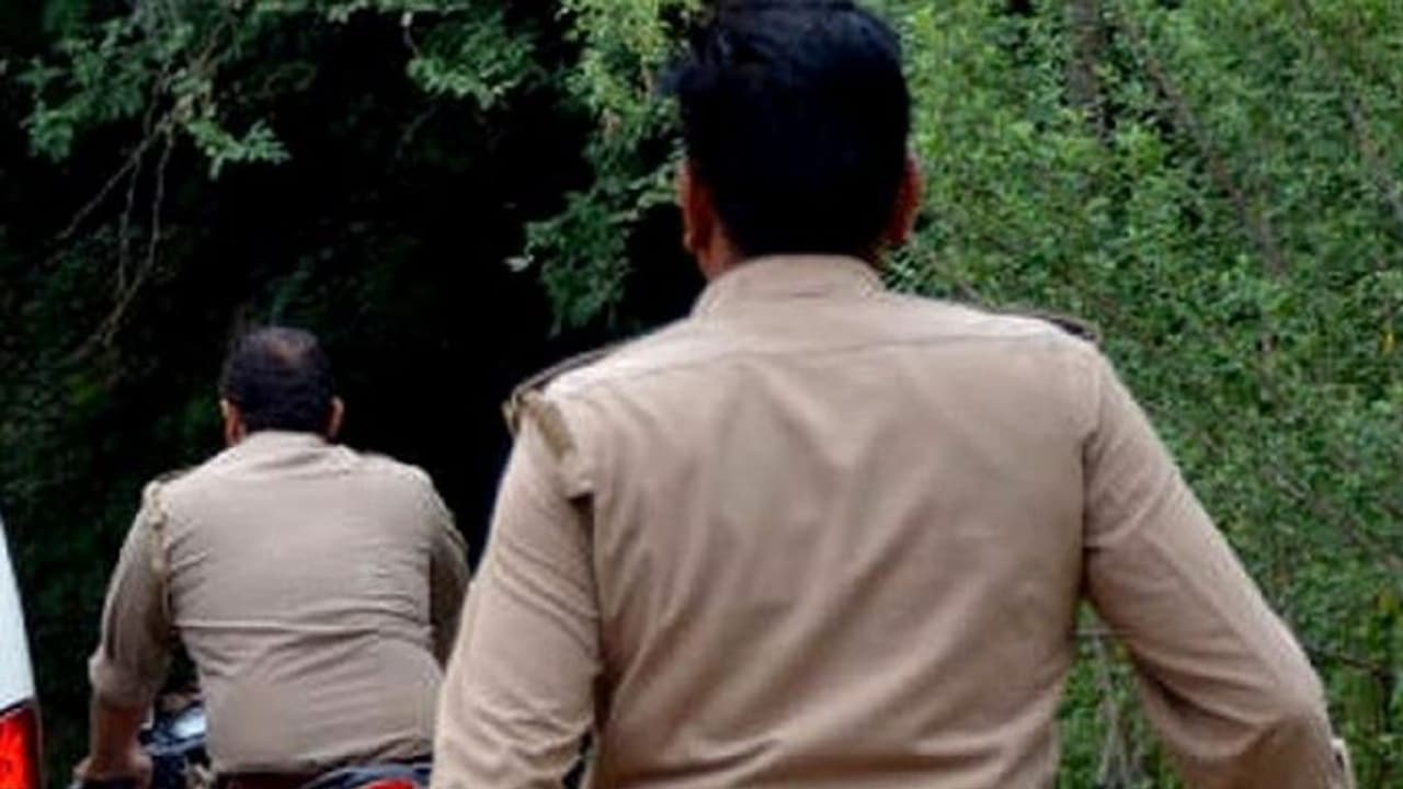 అడవిలో తప్పిపోయిన మూడేళ్ల బాలుడు: వారం రోజులుగా లభించని సంజూ ఆచూకీ అడవిలో తప్పిపోయిన మూడేళ్ల బాలుడు: వారం రోజులుగా లభించని సంజూ ఆచూకీ