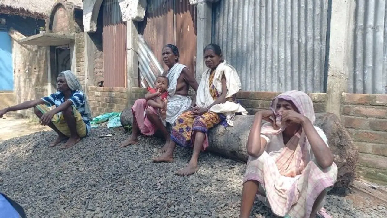 বিবাহ বহির্ভূত সম্পর্ক মেটাতে সালিশি সভা, ১২টি পরিবারকে একঘরে করার নিদান