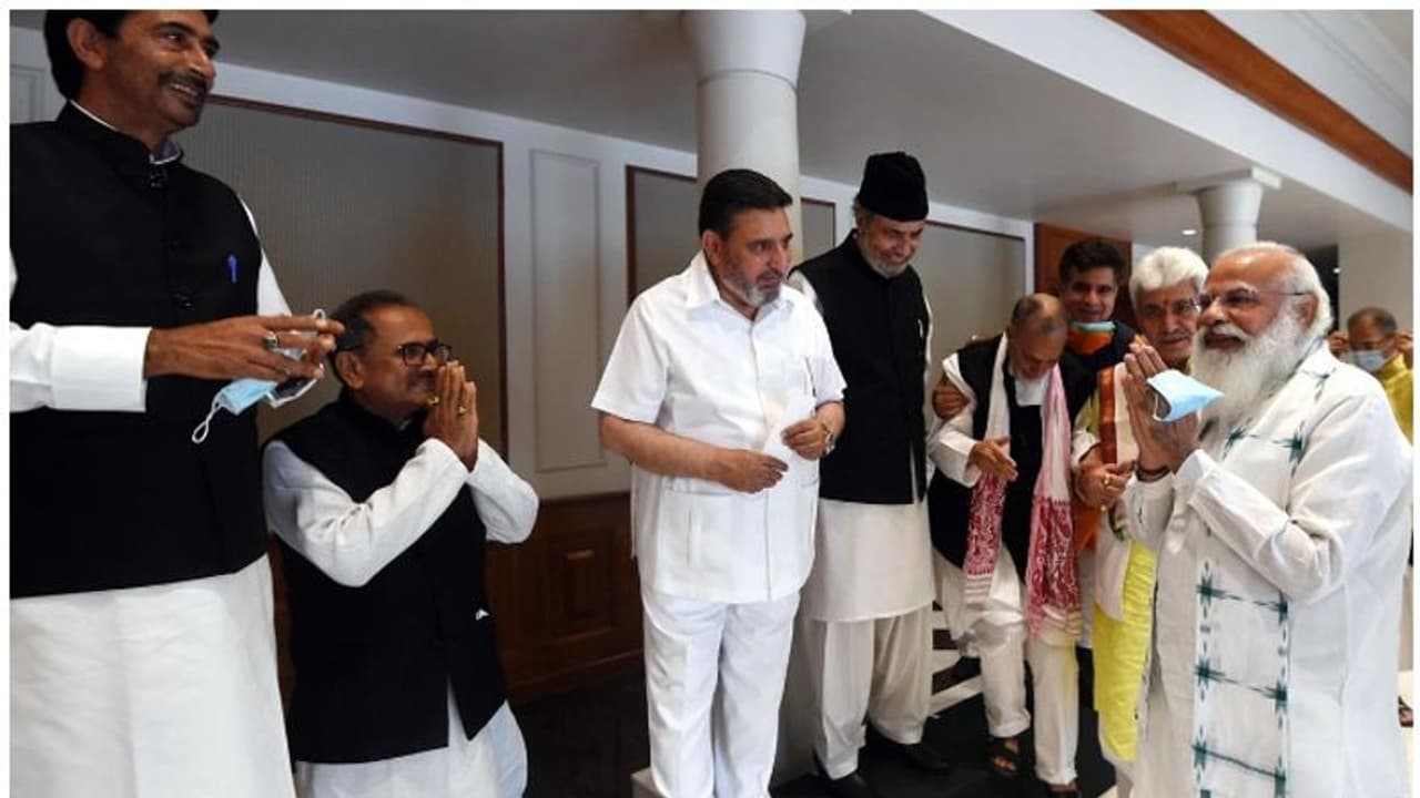 'സംസ്ഥാന പദവിയില്‍ തീരുമാനമായില്ല'; ജമ്മുകശ്മീരില്‍ തെരഞ്ഞെടുപ്പ് നടത്തുമെന്ന് പ്രധാനമന്ത്രി, യോഗം അവസാനിച്ചു