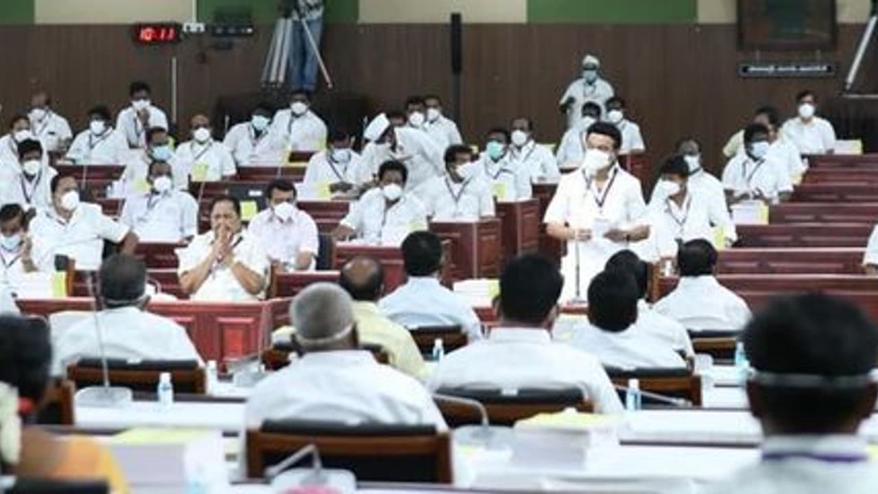 ഹിന്ദി ഔദ്യോഗിക ഭാഷയാകാനുള്ള നീക്കത്തിനെതിരെ തമിഴ്നാട് നിയമസഭ പ്രമേയം പാസാക്കി 