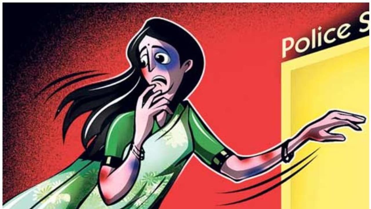 സ്ത്രീധന പ്രശ്നത്തിൽ നോഡൽ ഓഫീസർക്ക് ഇന്ന് ലഭിച്ചത് 154 പരാതികൾ, അപരാജിത വഴി 128 പരാതികൾ സ്ത്രീധന പ്രശ്നത്തിൽ നോഡൽ ഓഫീസർക്ക് ഇന്ന് ലഭിച്ചത് 154 പരാതികൾ, അപരാജിത വഴി 128 പരാതികൾ