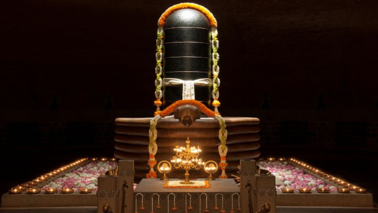 ஈஷாவில் தியானலிங்க பிரதிஷ்டையின் 22 வது ஆண்டு தினம்..!பல்வேறு மத மந்திரங்கள், பாடல்கள் அர்ப்பணிப்பு ஈஷாவில் தியானலிங்க பிரதிஷ்டையின் 22 வது ஆண்டு தினம்..!பல்வேறு மத மந்திரங்கள், பாடல்கள் அர்ப்பணிப்பு