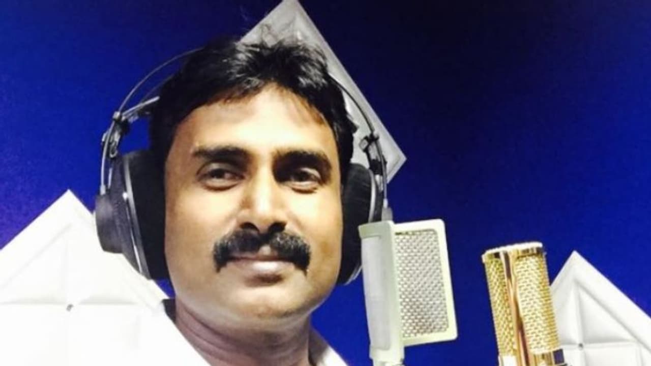 'ഉമ്മയുടെ നിസാരമായ ആ ആഗ്രഹം സാധിച്ചുതരാൻ എനിക്ക് കഴിഞ്ഞില്ലല്ലോ', നൊമ്പരക്കുറിപ്പുമായി ഗായകൻ കണ്ണൂര് ഷെരീഫ് 'ഉമ്മയുടെ നിസാരമായ ആ ആഗ്രഹം സാധിച്ചുതരാൻ എനിക്ക് കഴിഞ്ഞില്ലല്ലോ', നൊമ്പരക്കുറിപ്പുമായി ഗായകൻ കണ്ണൂര് ഷെരീഫ്