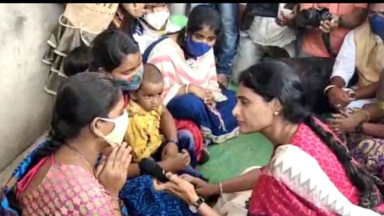 నీకయితే యశోదా... పేదలయితే ప్రభుత్వాస్పత్రి... ఇదెక్కడి న్యాయం కేసీఆర్: నిలదీసిన షర్మిల