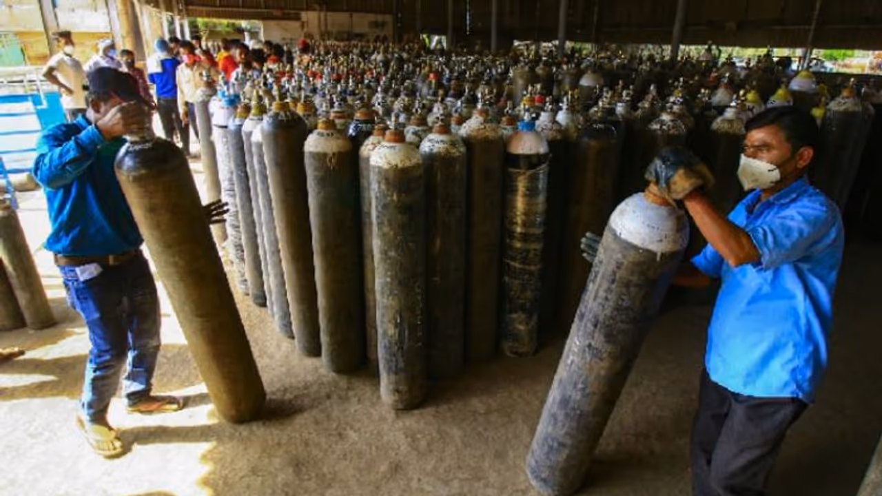 Ensure regular oxygen supply, functional life support at hospitals: Centre tells States, UTs amid Covid surge