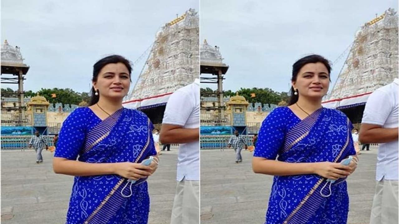 తెలుగు ప్రజలకు సేవ చేస్తా... శివసేనమీద పోరాటం చేస్తా : ఎంపీ నవనీత్ కౌర్ తెలుగు ప్రజలకు సేవ చేస్తా... శివసేనమీద పోరాటం చేస్తా : ఎంపీ నవనీత్ కౌర్