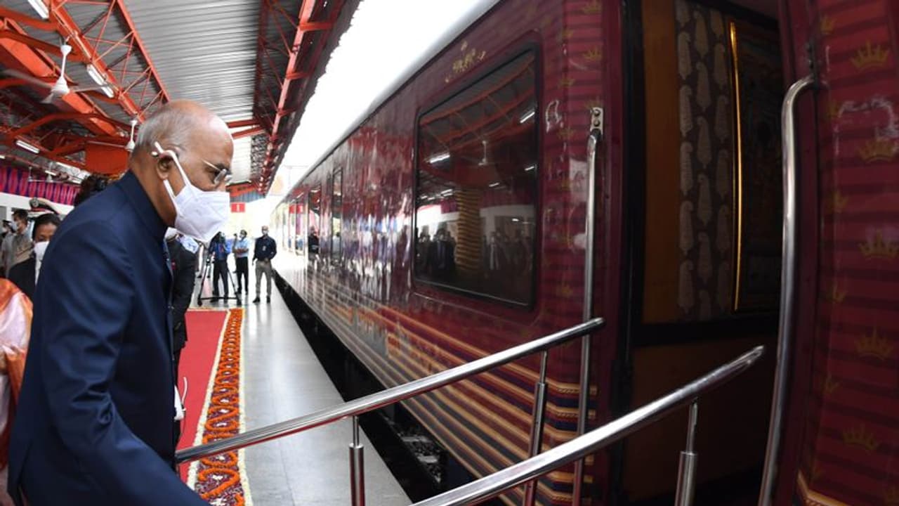 ಅಬ್ದುಲ್ ಕಲಾಂ ಬಳಿಕ ರೈಲು ಹತ್ತಿದ ಭಾರತದ ಮೊದಲ ರಾಷ್ಟ್ರಪತಿ; ಹುಟ್ಟೂರಿನತ್ತ ಕೋವಿಂದ್ ಪ್ರಯಾಣ! ಅಬ್ದುಲ್ ಕಲಾಂ ಬಳಿಕ ರೈಲು ಹತ್ತಿದ ಭಾರತದ ಮೊದಲ ರಾಷ್ಟ್ರಪತಿ; ಹುಟ್ಟೂರಿನತ್ತ ಕೋವಿಂದ್ ಪ್ರಯಾಣ!