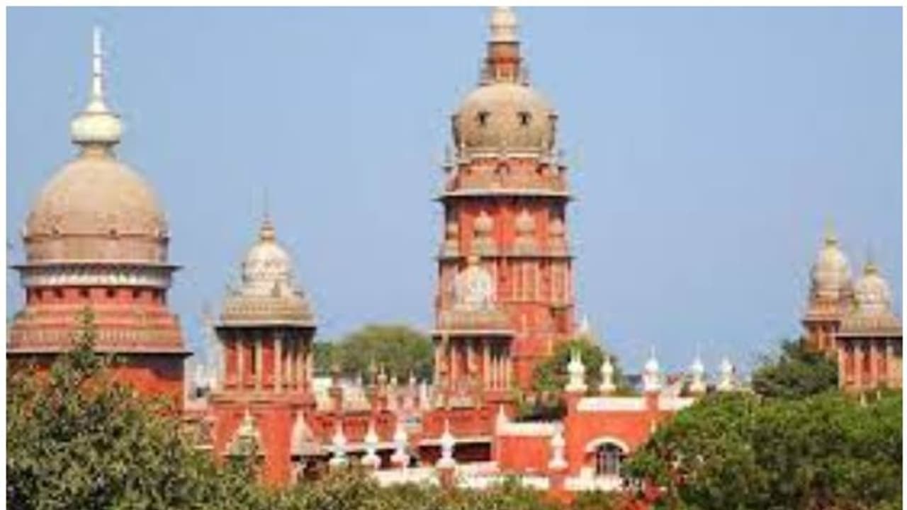 തൂത്തുക്കുടി വെടിവെയ്പ്പിൽ തമിഴ്നാട് സർക്കാരിനെയും മനുഷ്യാവകാശ കമ്മീഷനെയും വിമർശിച്ച് മദ്രാസ് ഹൈക്കോടതി