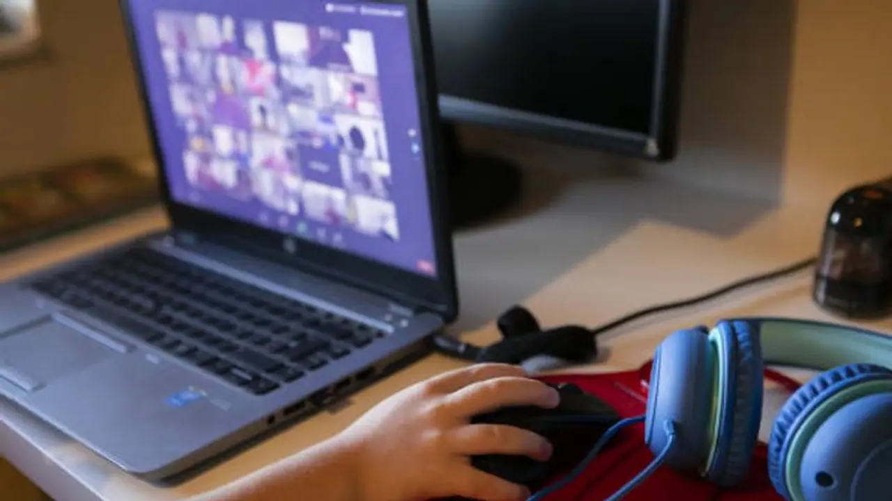 Budget 2022: Online Education பள்ளி, கல்லூரி மாணவர்களுக்கு ஆன்லைன் கல்வி ஊக்குவிக்க அட்டகாசமான திட்டம்..!