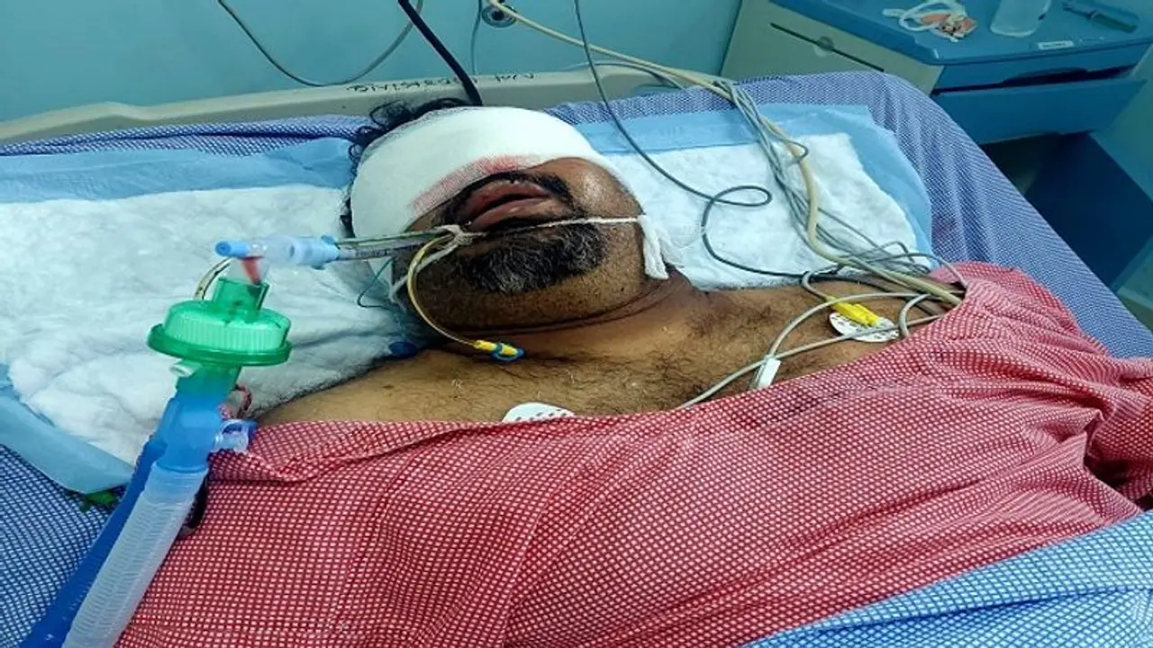 విషమంగా మహేష్ కత్తి ఆరోగ్యం: చెన్నై అపోలోకు తరలింపు విషమంగా మహేష్ కత్తి ఆరోగ్యం: చెన్నై అపోలోకు తరలింపు