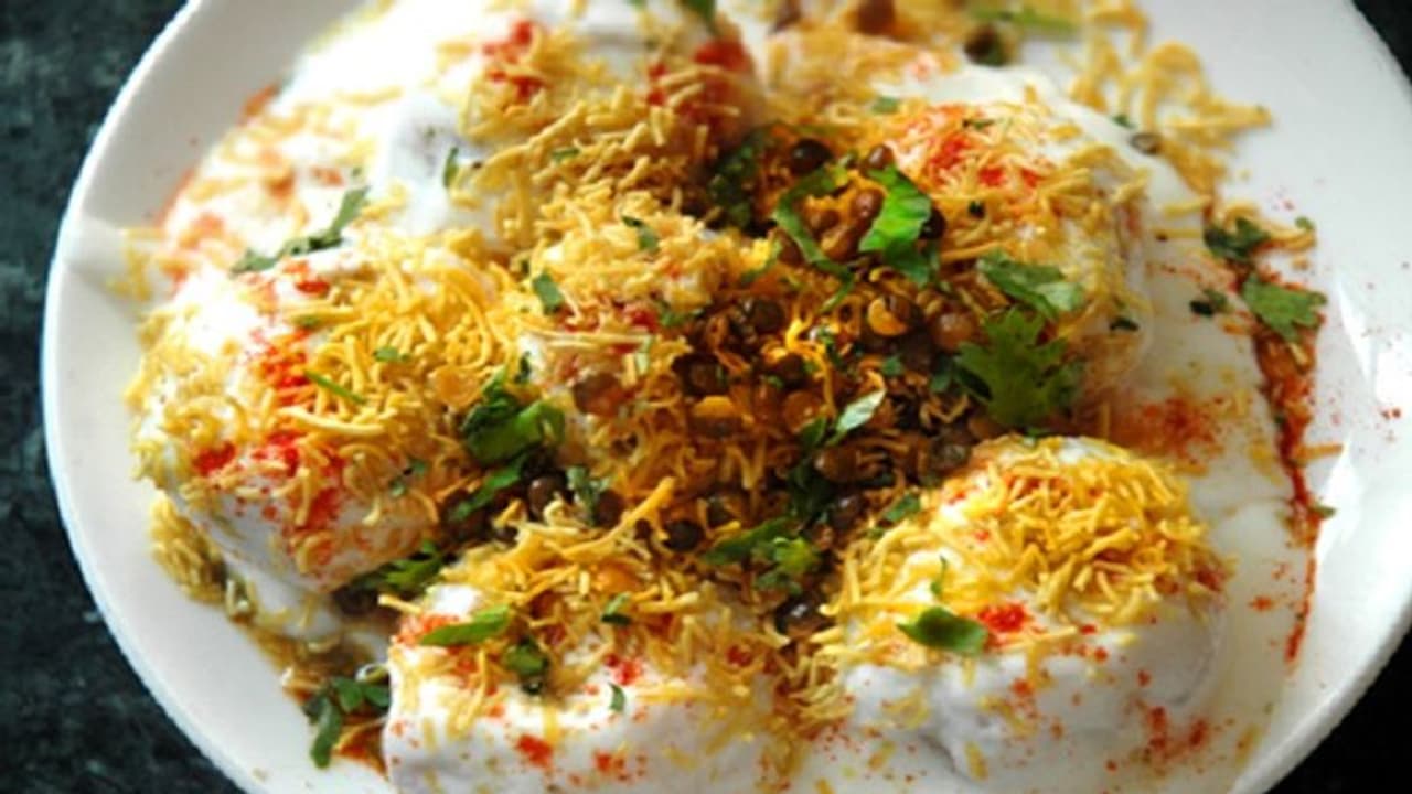 पहले मुंह से निकलेगा Yukk फिर कहोगे Yumm, ये है बंगाली मिठाई से बनने वाली खट्टी मीठी चाट पहले मुंह से निकलेगा Yukk फिर कहोगे Yumm, ये है बंगाली मिठाई से बनने वाली खट्टी मीठी चाट