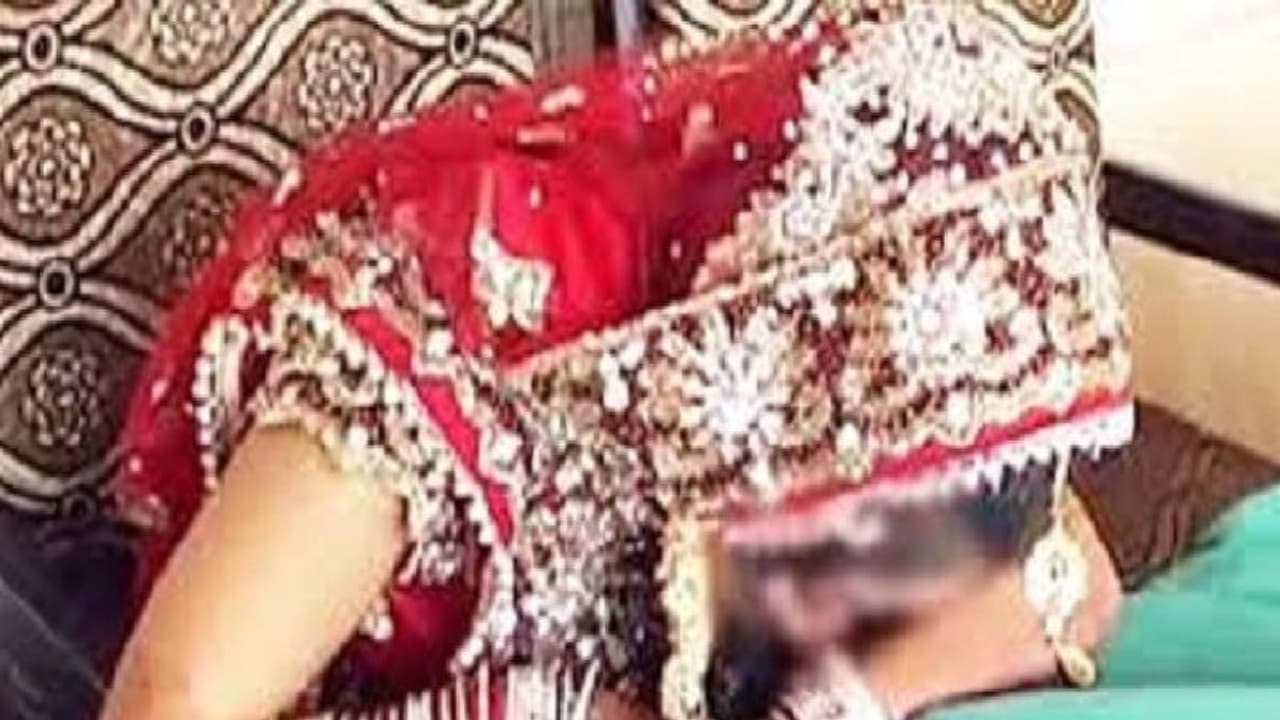 పెళ్లైన వారానికే నవ వధువు ఆత్మహత్య పెళ్లైన వారానికే నవ వధువు ఆత్మహత్య