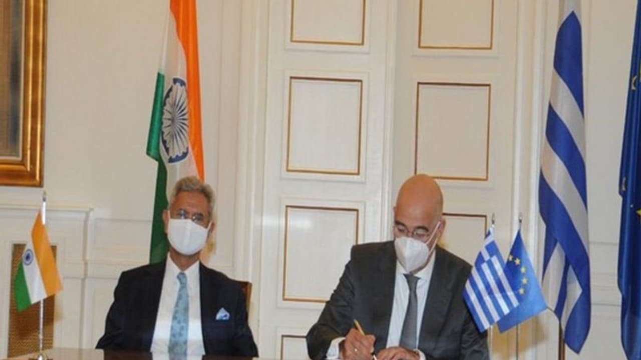 इंटरनेशनल सोलर एलाएंस में शामिल हुआ ग्रीस, विदेश मंत्री ने कहा मजबूत होंगे दोनों देशों के संबंध इंटरनेशनल सोलर एलाएंस में शामिल हुआ ग्रीस, विदेश मंत्री ने कहा मजबूत होंगे दोनों देशों के संबंध