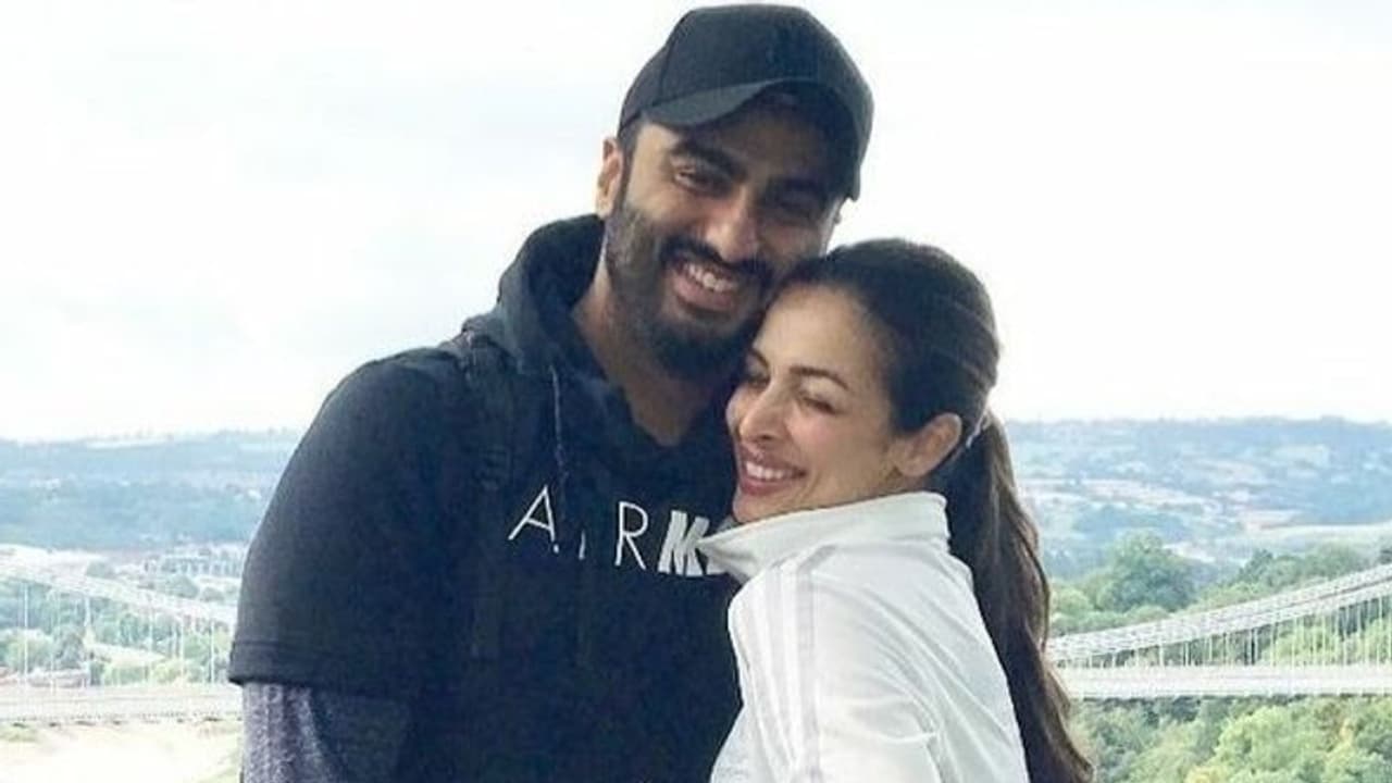 బాయ్ ఫ్రెండ్ కి టైట్ హగ్... అర్జున్ కి మలైకా రొమాంటిక్ విషెస్ బాయ్ ఫ్రెండ్ కి టైట్ హగ్... అర్జున్ కి మలైకా రొమాంటిక్ విషెస్